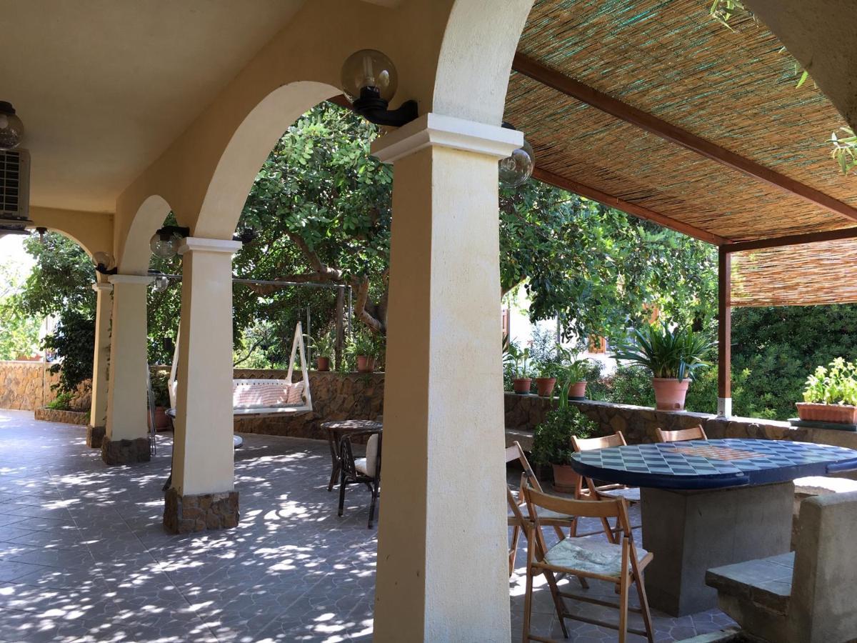 La Piazzetta Apartman Santa Caterina Di Pittinuri  Kültér fotó